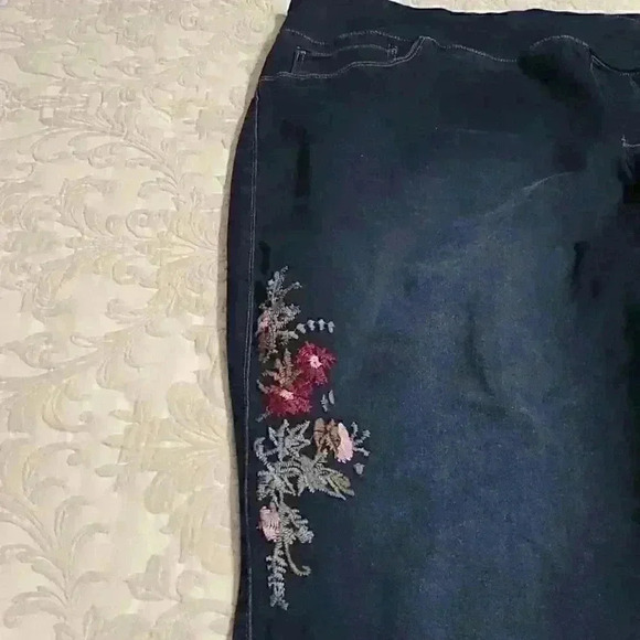 Women's Jeans Plus Size 2XL - Picture 6 of 9